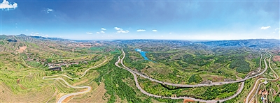固原市深入推進生態(tài)制度、生態(tài)環(huán)境、生態(tài)空間、生態(tài)經濟、生態(tài)生活、生態(tài)文化六大體系建設，推動山綠與民富、生態(tài)保護與高質量發(fā)展有機結合。（資料照片）本報記者 黨碩 攝