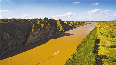 <p>　　　　十里長(zhǎng)峽十里景。</p>