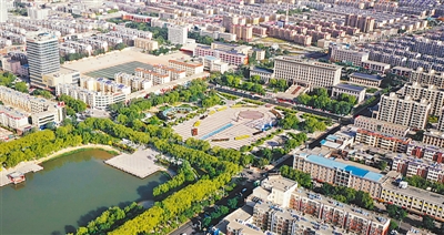 <p>　　　　中寧縣城一景。</p>